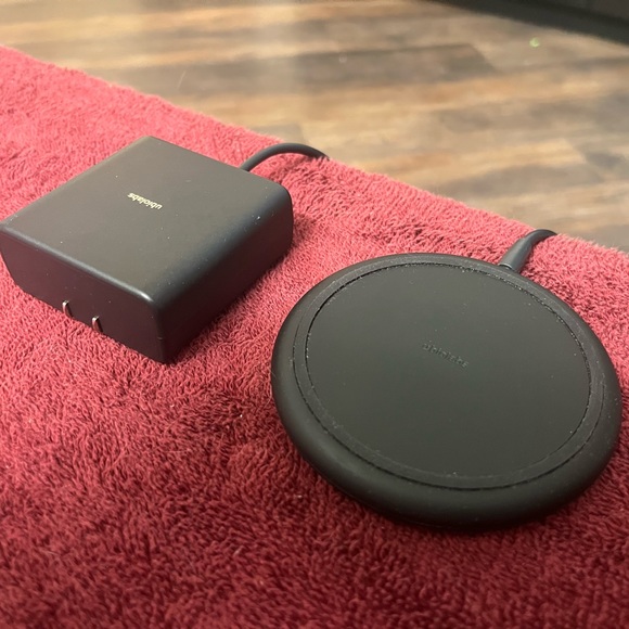 Wireless Charging Pad Qi Charger for Phone, AirPods, Ear Buds by Ubiolabs - Picture 2 of 2